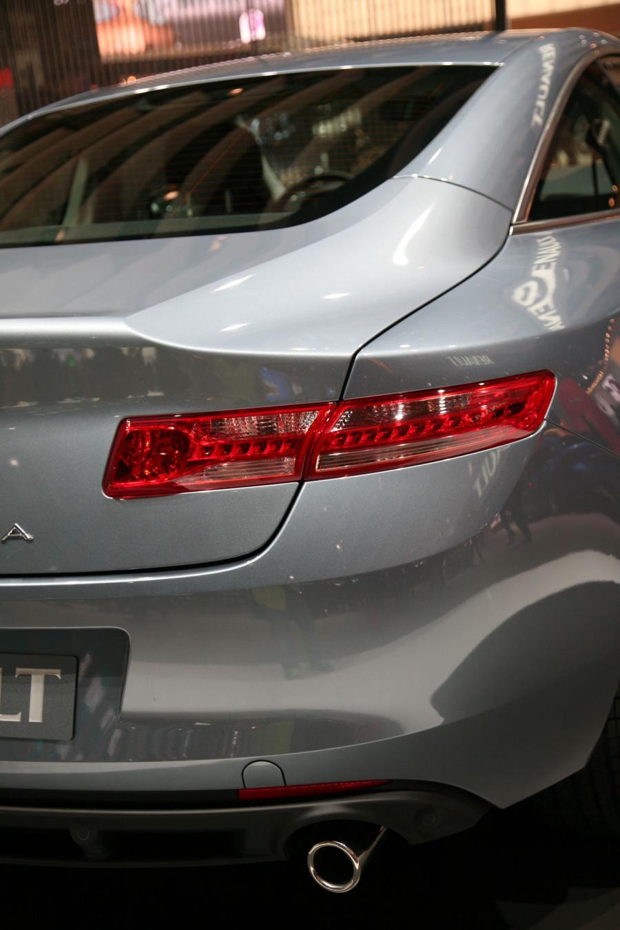  Renault Laguna Coupe 2008 года  (фото 10 из 53)